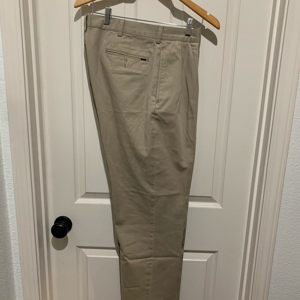 Polo Chino classic pleated front